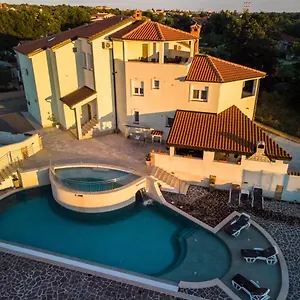 Apartment Amela Pula