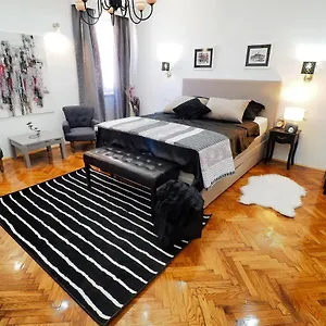 Apartment Deluxe Zoya Centar Pula