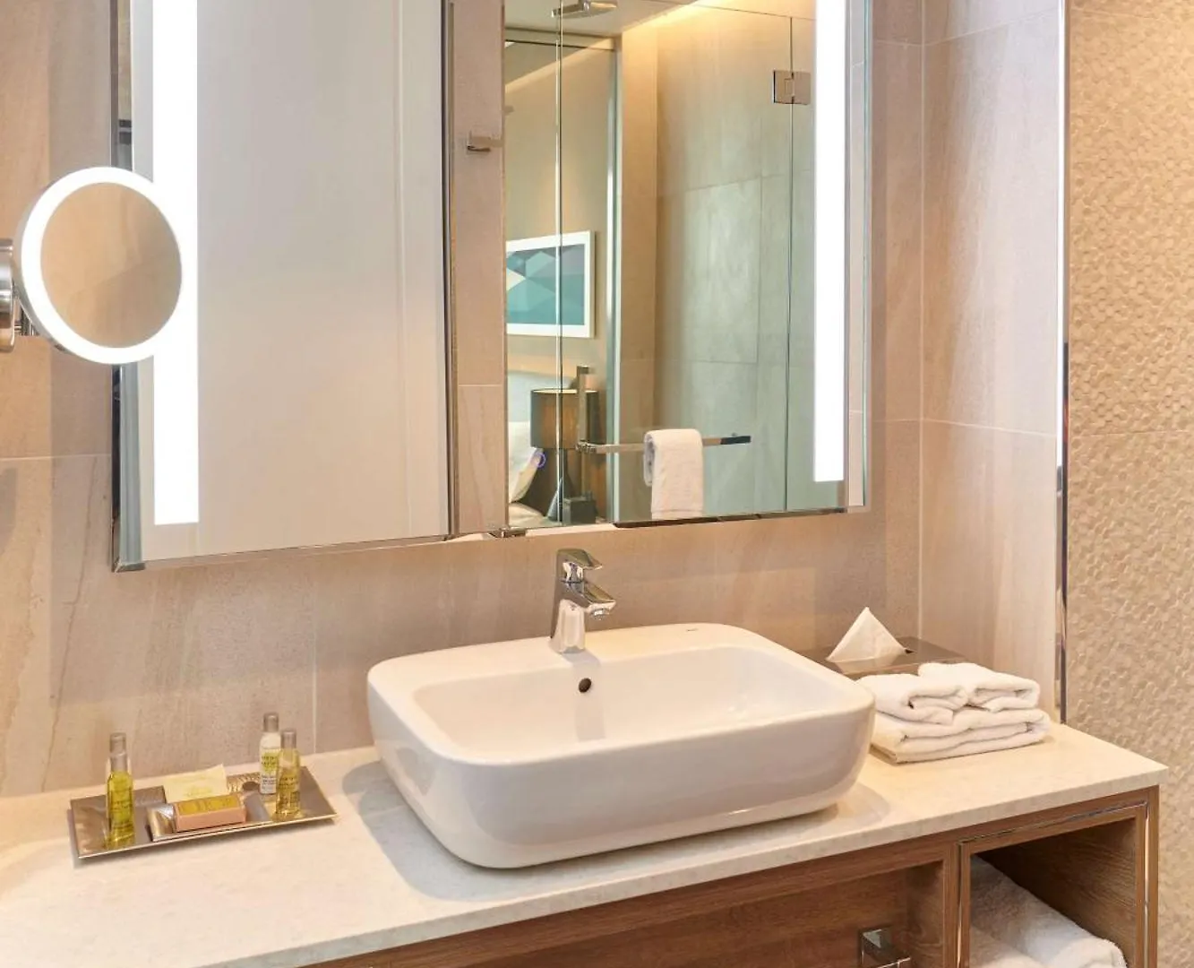 Отель Doubletree By Hilton Perth Northbridge 4*,
